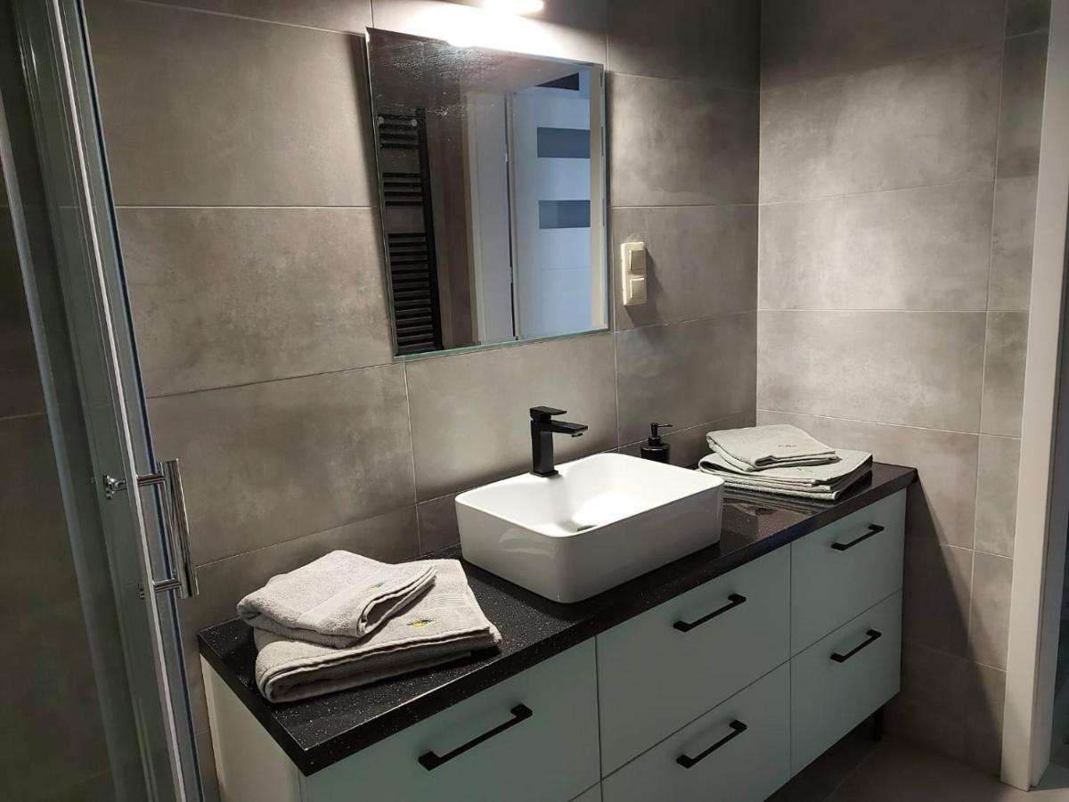 Apartamenty Z Tarasami "Mietowy Spokoj 15" "Romantyczna Szarosc 16" "Niebieska Elegancja 17" Maksymalnie Dla 6 Osob Pobierowo Bagian luar foto